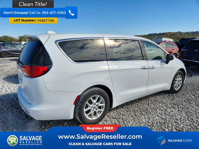 Used 2017 Chrysler Pacifica Touring FWD image 4