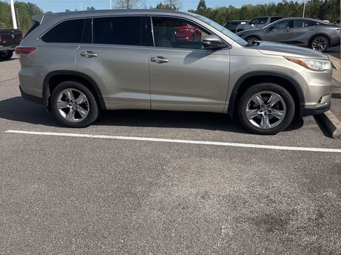 Used 2015 Toyota Highlander Limited image 1