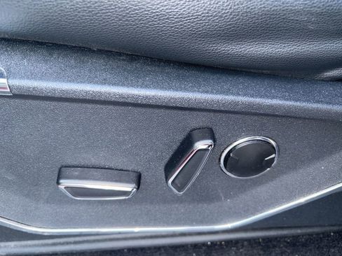 Used 2023 Ford F150 Lightning Lariat image 14