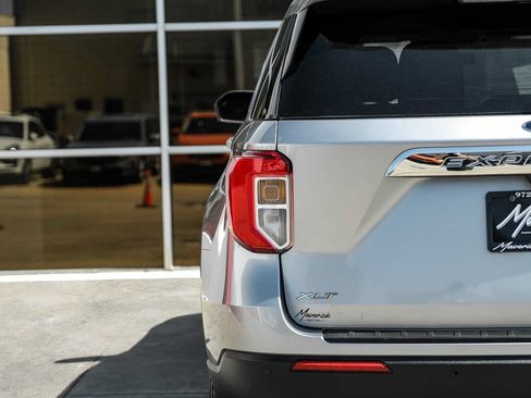Used 2021 Ford Explorer XLT RWD image 47