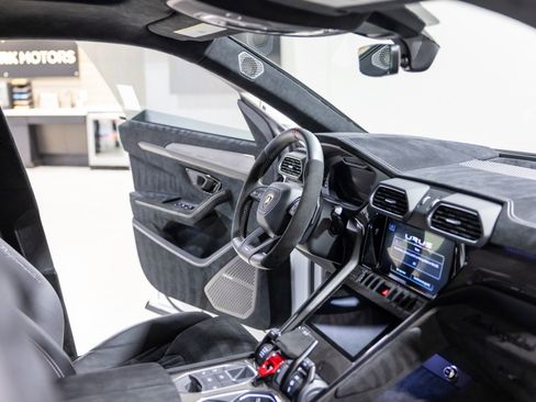 Used 2023 Lamborghini Urus Performante image 40
