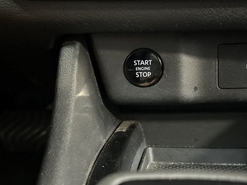 Used 2024 Nissan Rogue SV AWD/4WD image 24