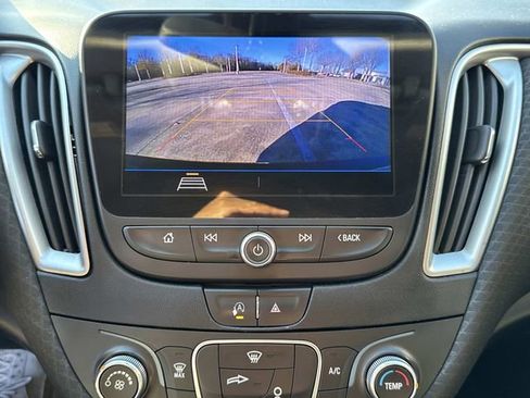 Used 2020 Chevrolet Malibu LS image 31