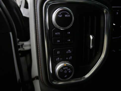 Used 2021 GMC Sierra 3500 AT4 w/ AT4 Premium Plus Package image 18