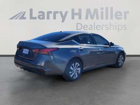 Used 2025 Nissan Altima 2.5 S image 5