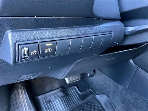 Used 2025 Toyota Corolla SE w/ SE Package FWD image 32
