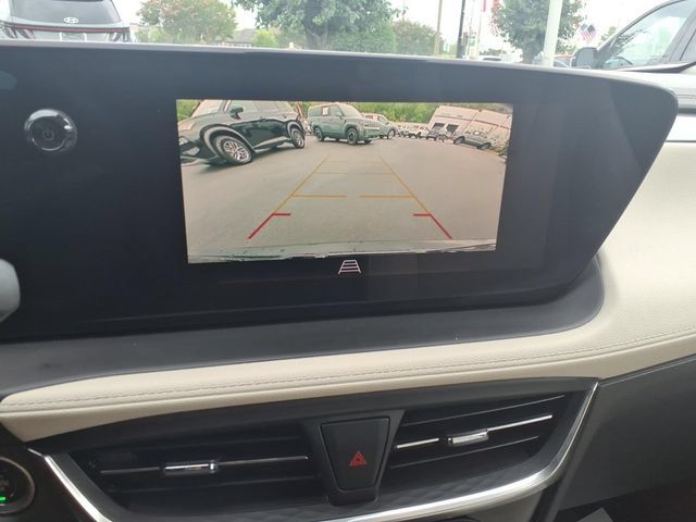 Used 2024 Buick Encore GX Sport Touring AWD/4WD image 17
