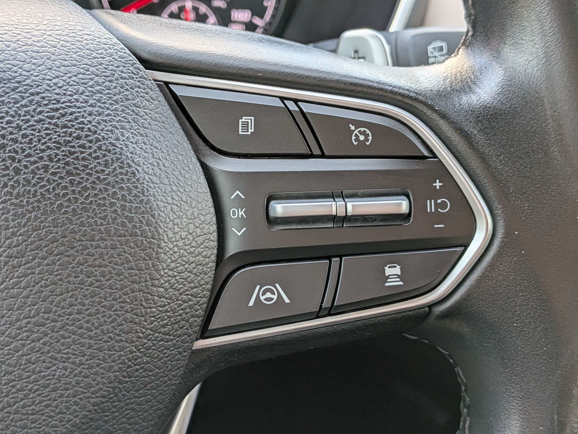 Certified 2023 Hyundai Santa Fe SEL FWD image 28