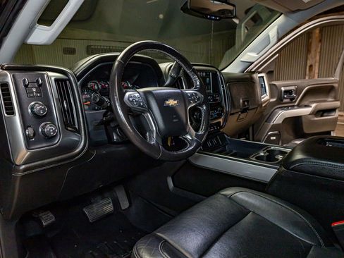 Used 2018 Chevrolet Silverado 1500 LTZ Z71 w/ LTZ Plus Package image 13