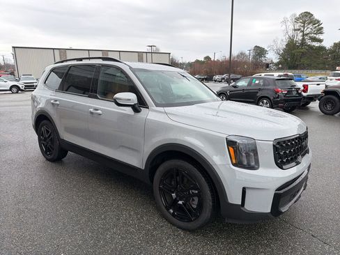 Used 2025 Kia Telluride EX X-Line image 9