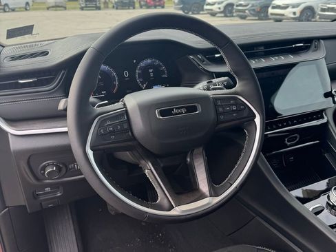 New 2026 Jeep Grand Cherokee Altitude AWD/4WD image 14