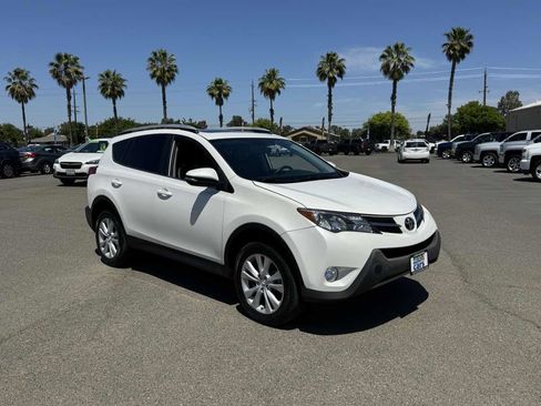 Used 2014 Toyota RAV4 Limited AWD/4WD image 2