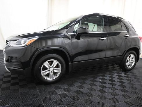 Used 2017 Chevrolet Trax LT w/ Sun & Sound Package AWD/4WD image 6