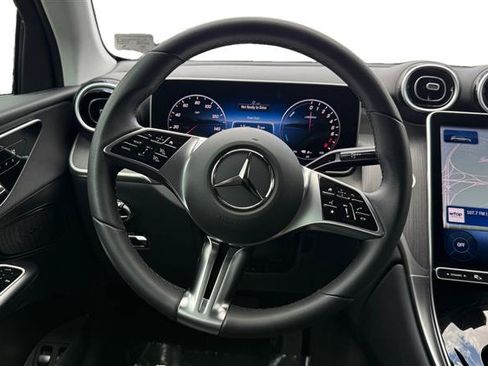 Used 2025 Mercedes-Benz GLC 350e 4MATIC image 13