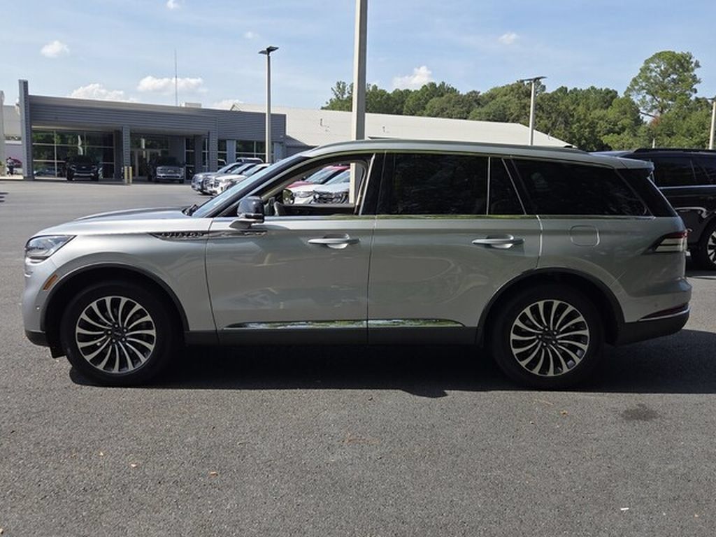Used 2023 Lincoln Aviator Reserve w/ Equipment Group 201A AWD/4WD image 5