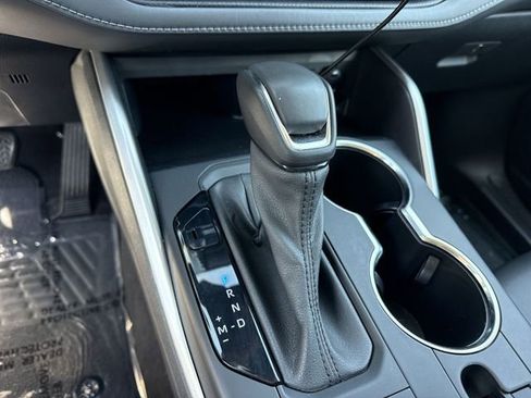 Used 2022 Toyota Highlander XLE image 20