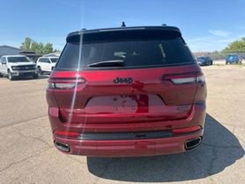 Used 2024 Jeep Grand Cherokee L Summit w/ High Altitude Package AWD/4WD image 5
