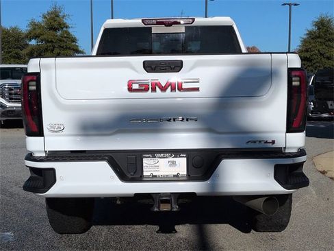 Used 2024 GMC Sierra 2500 AT4 w/ AT4 Premium Plus Package image 5