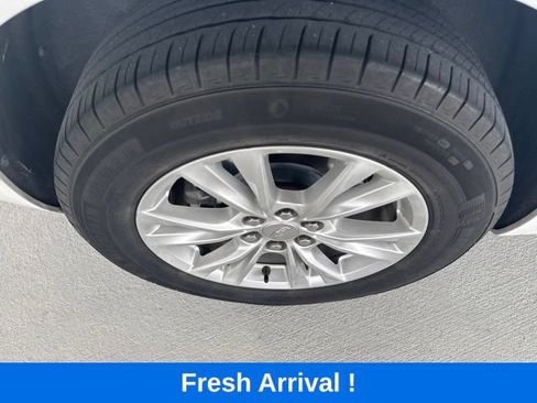Used 2024 Cadillac XT6 Luxury w/ LPO, Floor Liner Package FWD image 24