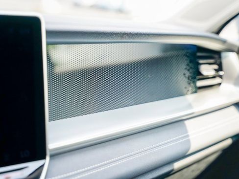 New 2025 Volkswagen Tiguan SE image 16