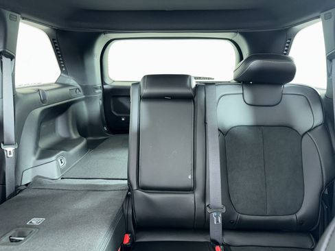 New 2025 Jeep Grand Cherokee Altitude image 5