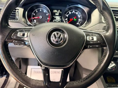Used 2016 Volkswagen Jetta SE FWD image 8