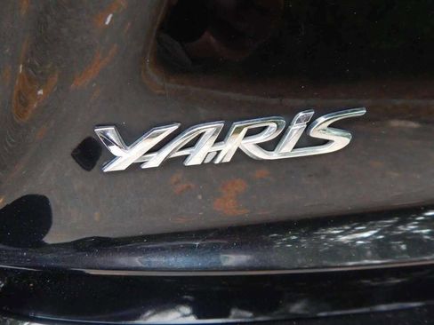 Used 2019 Toyota Yaris XLE image 45