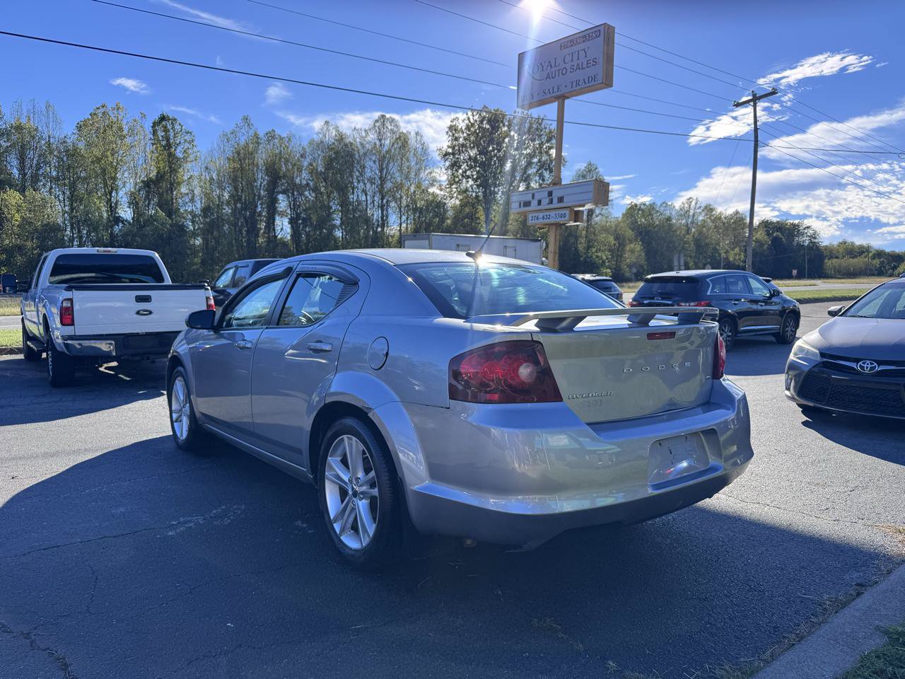 Used 2014 Dodge Avenger SXT w/ Rallye Appearance Group FWD image 7