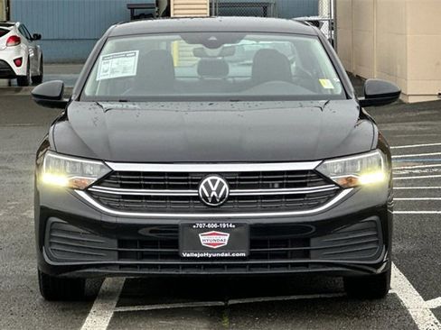 Used 2024 Volkswagen Jetta SE image 12