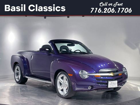 Used 2004 Chevrolet SSR w/ Preferred Equipment Group RWD image 1