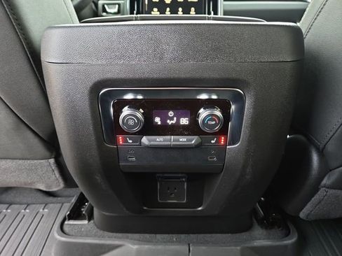 New 2026 GMC Yukon XL Elevation image 33