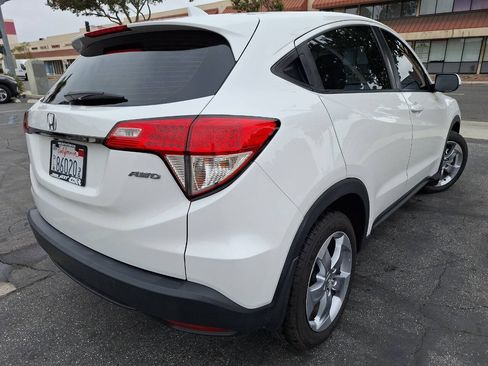 Used 2022 Honda HR-V LX image 5
