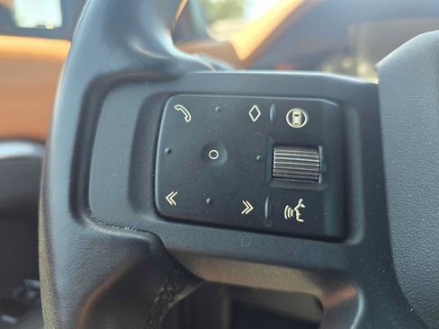 Used 2024 Land Rover Defender 110 X-Dynamic SE AWD/4WD image 32