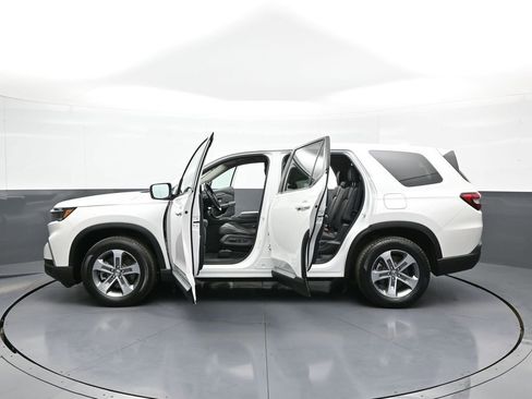 Used 2023 Honda Pilot EX-L image 44