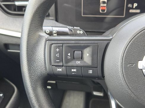 Used 2025 Nissan Kicks SV FWD image 21