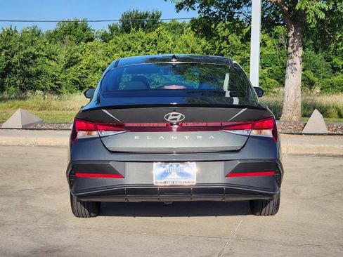 Used 2026 Hyundai Elantra Sport FWD image 6