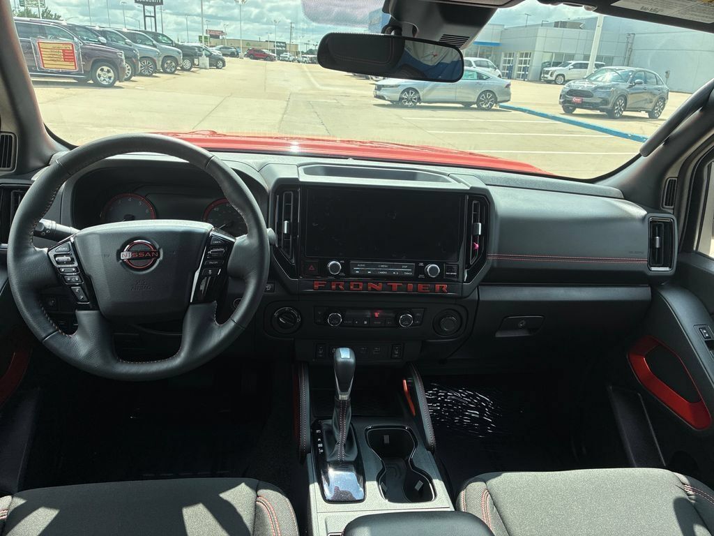 Used 2025 Nissan Frontier PRO-4X w/ Pro Convenience Package AWD/4WD image 12