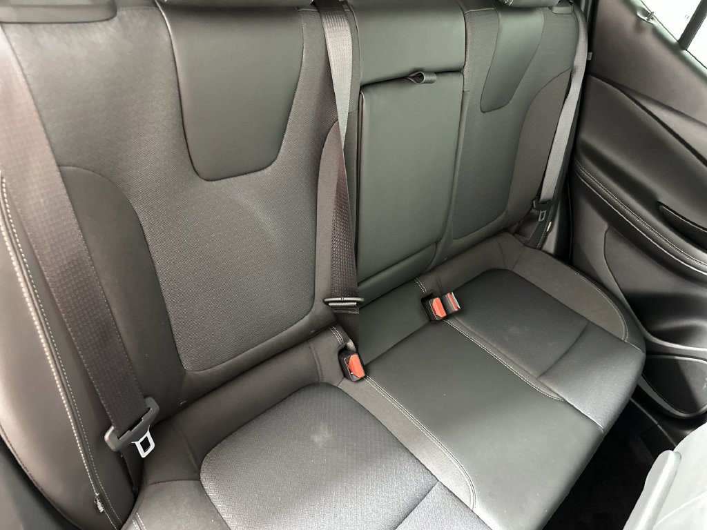 Used 2023 Buick Encore GX Select w/ Sport Touring Package FWD image 28