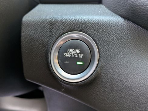 Used 2024 GMC Terrain SLE w/ Driver Convenience Package image 29