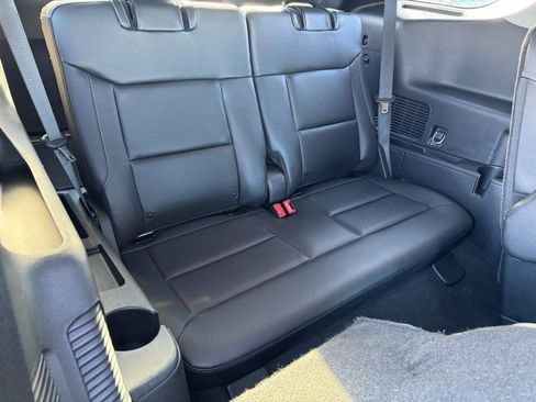 Used 2022 Ford Explorer XLT w/ Equipment Group 202A image 11