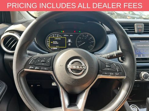 Used 2025 Nissan Versa SV FWD image 14