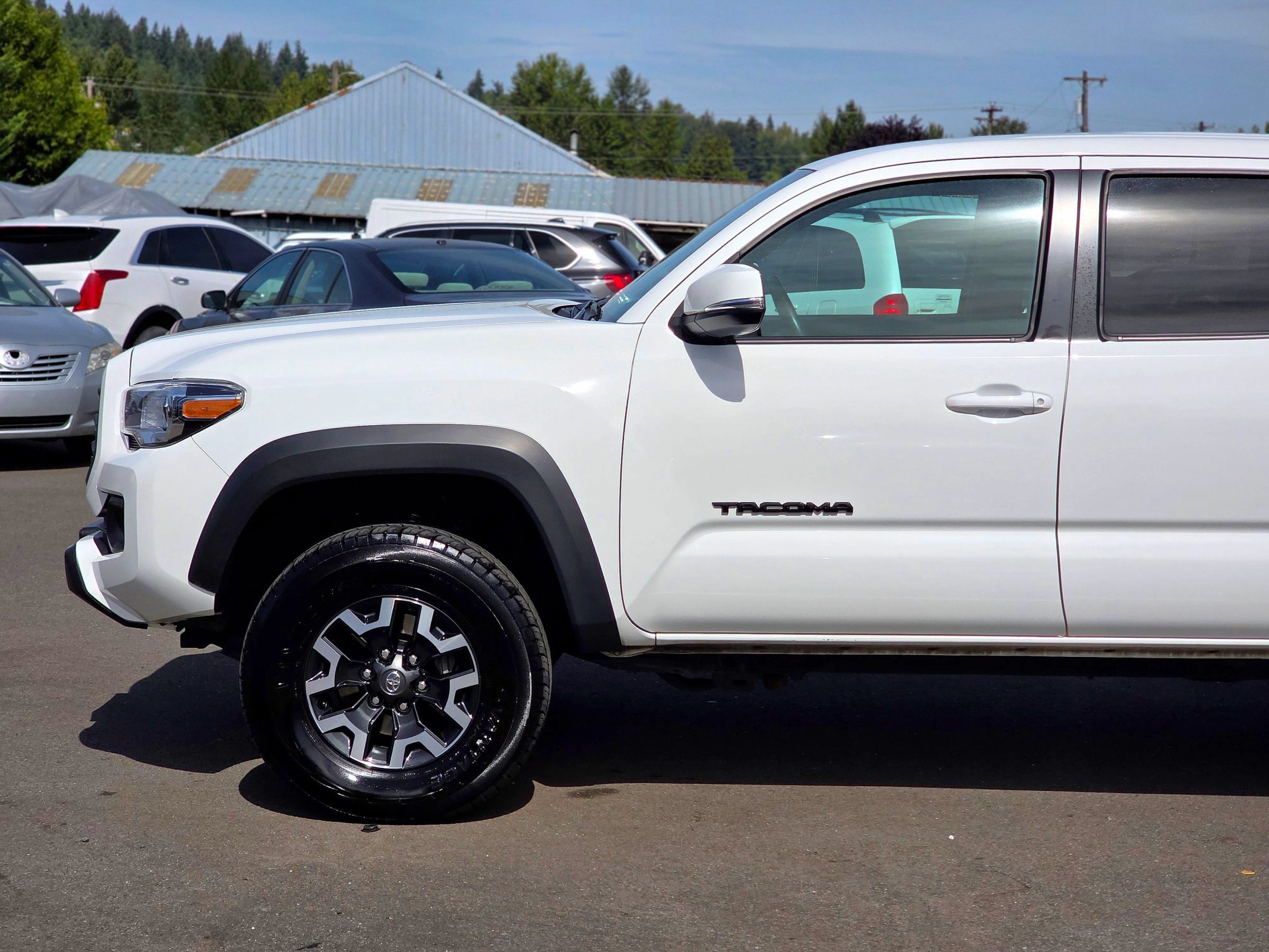Used 2023 Toyota Tacoma TRD Off-Road AWD/4WD image 5