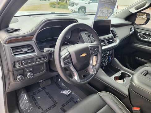 Used 2024 Chevrolet Suburban Premier image 11