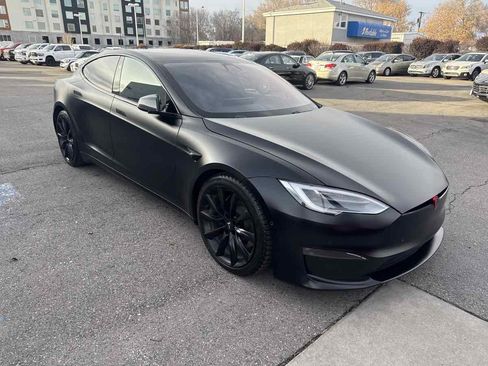 Used 2021 Tesla Model S Plaid image 4