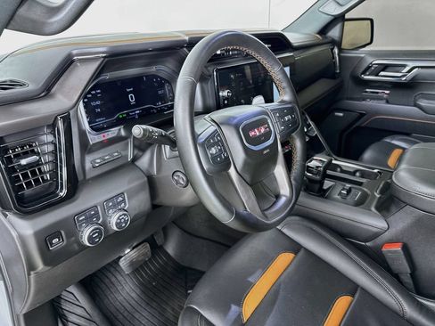 Certified 2025 GMC Sierra 1500 AT4 w/ AT4 Premium Package AWD/4WD image 10
