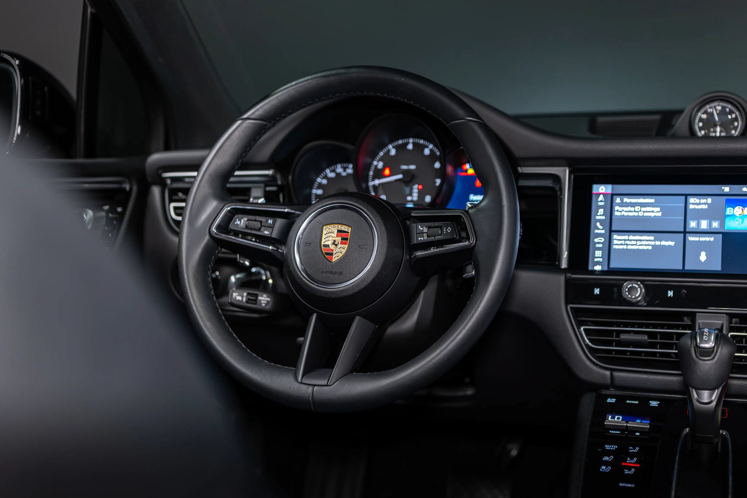 Used 2024 Porsche Macan AWD/4WD image 24