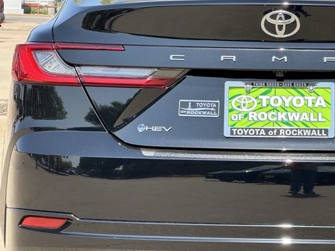 Used 2026 Toyota Camry XLE FWD image 5