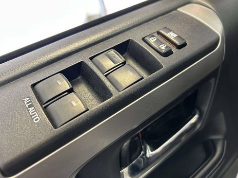 Used 2019 Toyota 4Runner SR5 AWD/4WD image 18