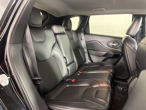 Used 2021 Jeep Cherokee Latitude Plus image 29