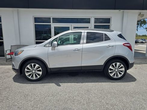 Certified 2019 Buick Encore Preferred FWD image 4